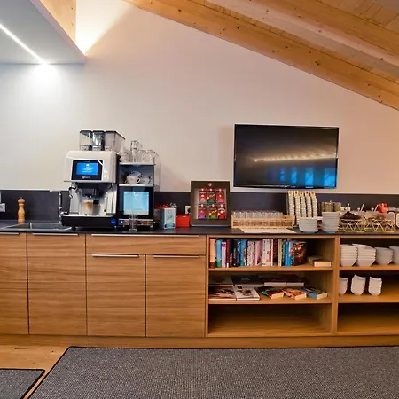 Roessle Und Sport Roessle Skiverleih & Sportgeschaeft شقة فندقية 4*