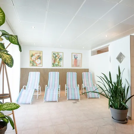 Roessle Und Sport Roessle Skiverleih & Sportgeschaeft 4* فاشينا